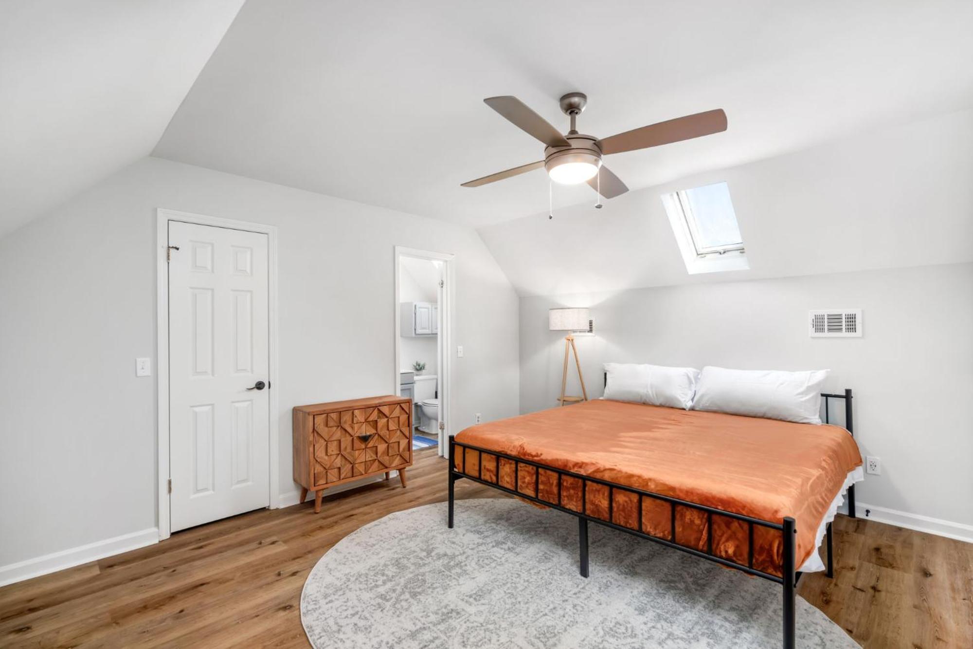 Apartamento Remodeled And New - Walk To Downtown Auburn Exterior foto